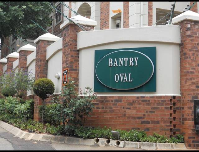 2 BEDROOM APARTMENT FOR SALE IN BRYANSTON